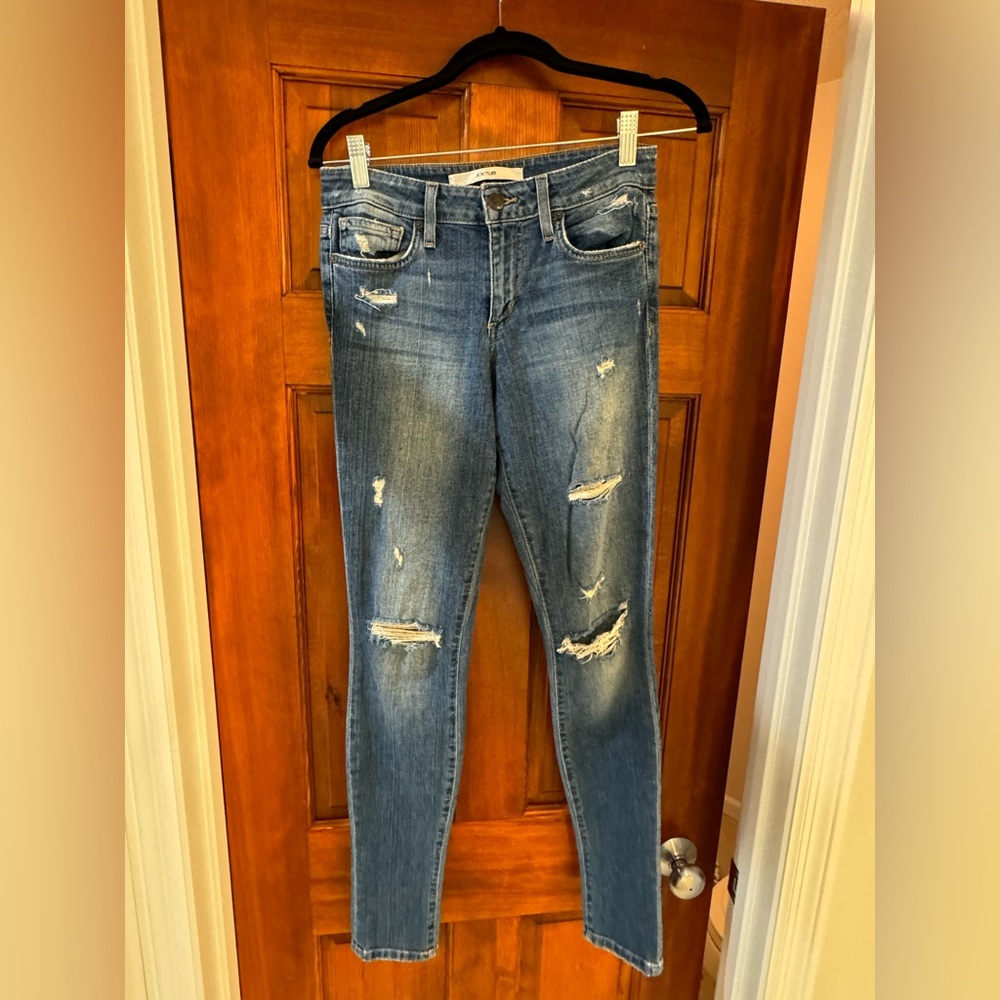 Joe’s Jeans - skinny mid rise. Size 26